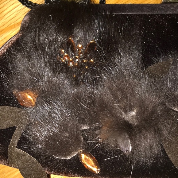 Gorgeous vintage clutch. - Picture 2 of 5